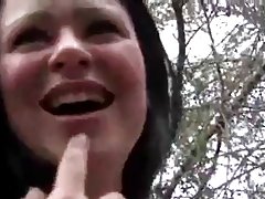 Free pornovideos hausfrau abgeholt und im wald gefickt