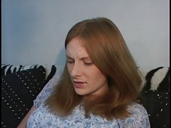 Schlanke porno porno weiße Hure bekommt ihre Muschi fingerte und leckte von schwarzen Kerl